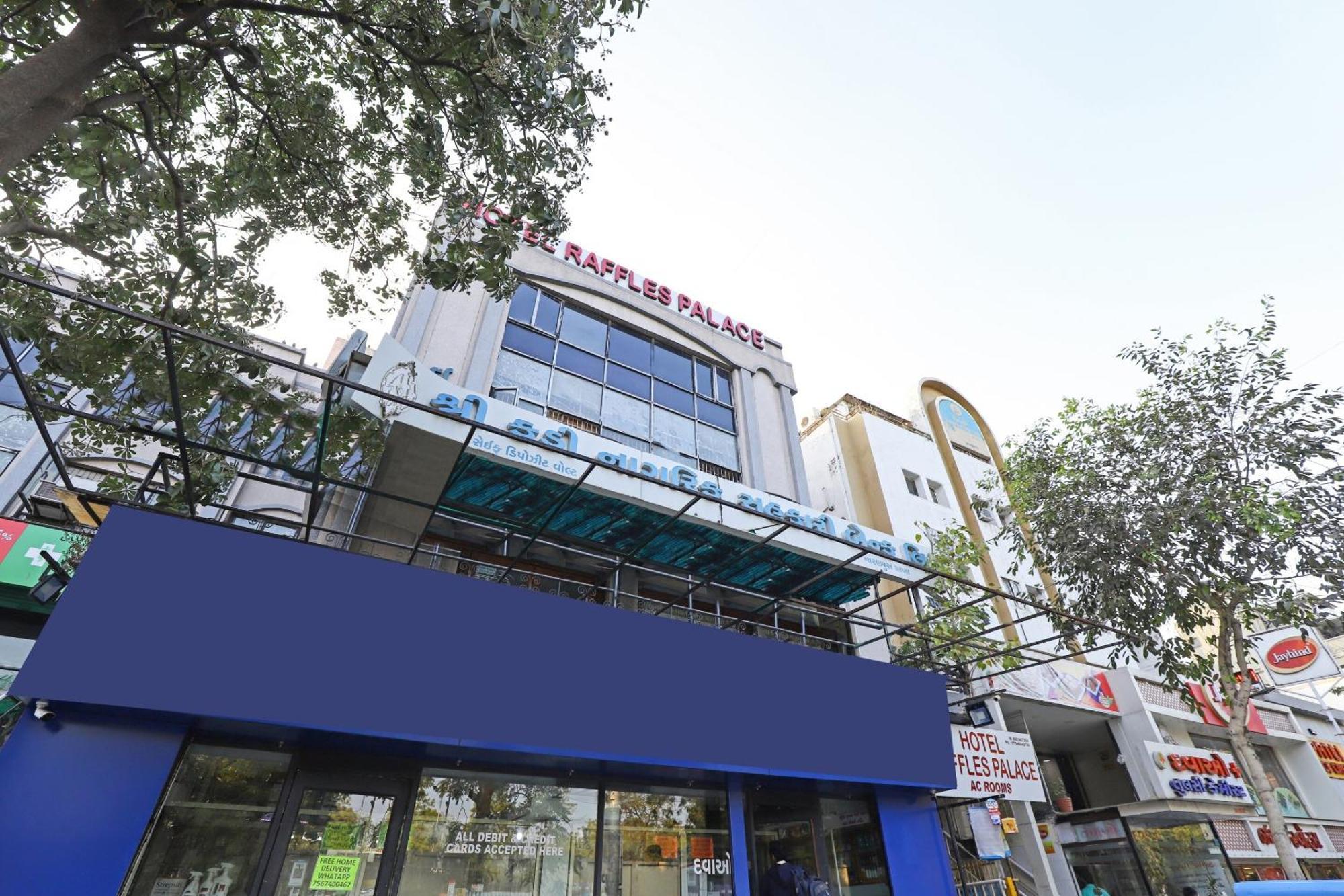 Hotel O R S Palace Ahmedabad Exterior foto